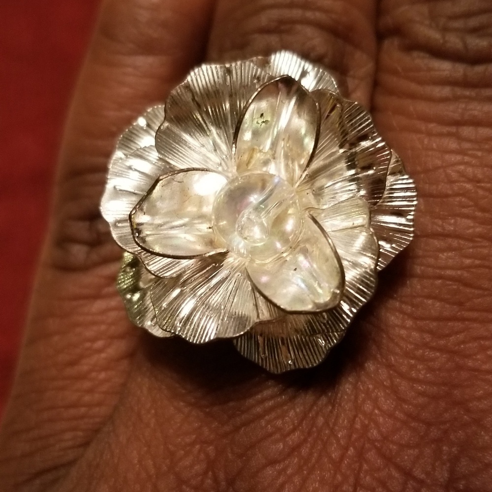 Flower  Ring - Picture 2 of 4